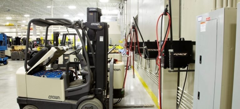 Read more about the article Forklift Batteries: Conventional vs Opportunity vs Fast Charging