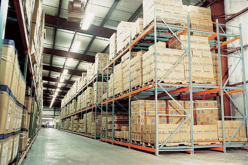 Warehouse pallet racking systems for storage